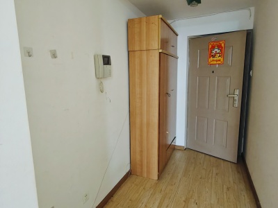 1室1廳2陽(yáng)臺(tái) 凱旋花園