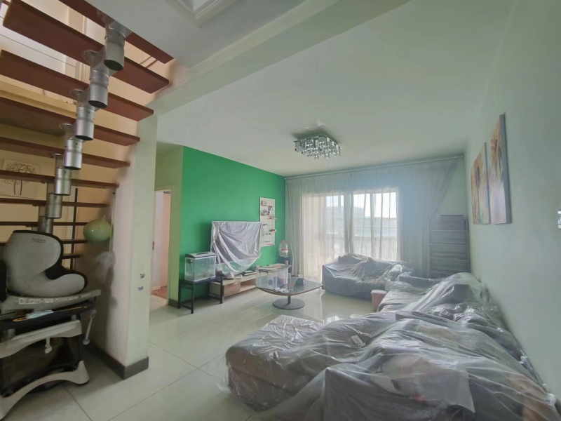 4室2廳1陽臺(tái) 世紀(jì)城玉春苑客廳