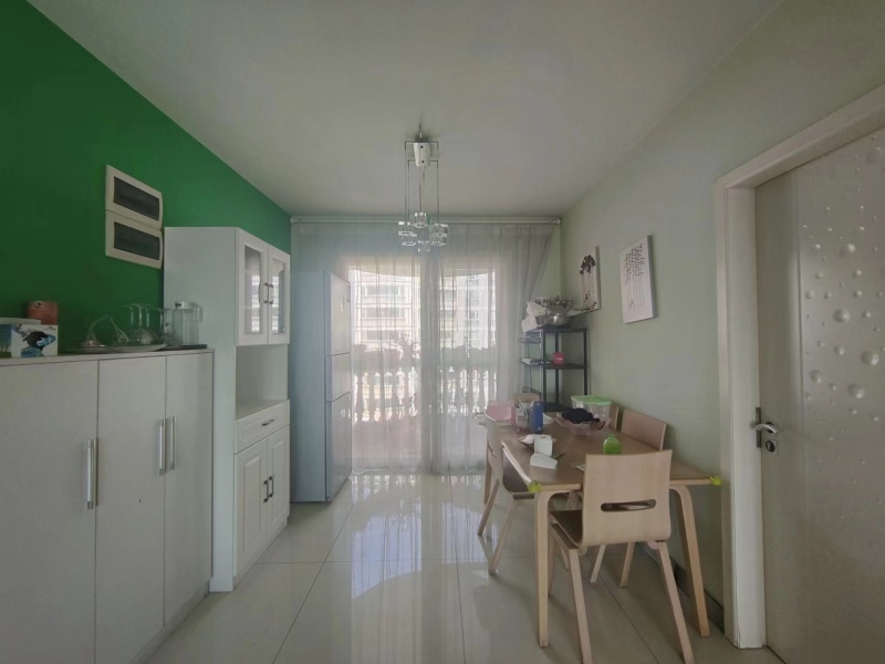 4室2廳1陽臺(tái) 世紀(jì)城玉春苑餐廳