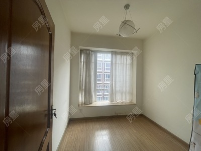 3室2廳2陽(yáng)臺(tái) 水岸藝城