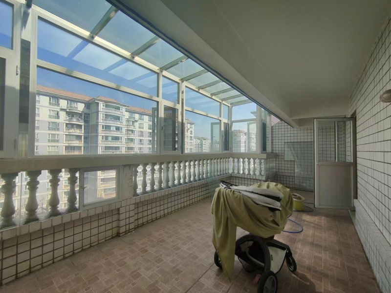 4室2廳1陽臺(tái) 世紀(jì)城玉春苑陽臺(tái)