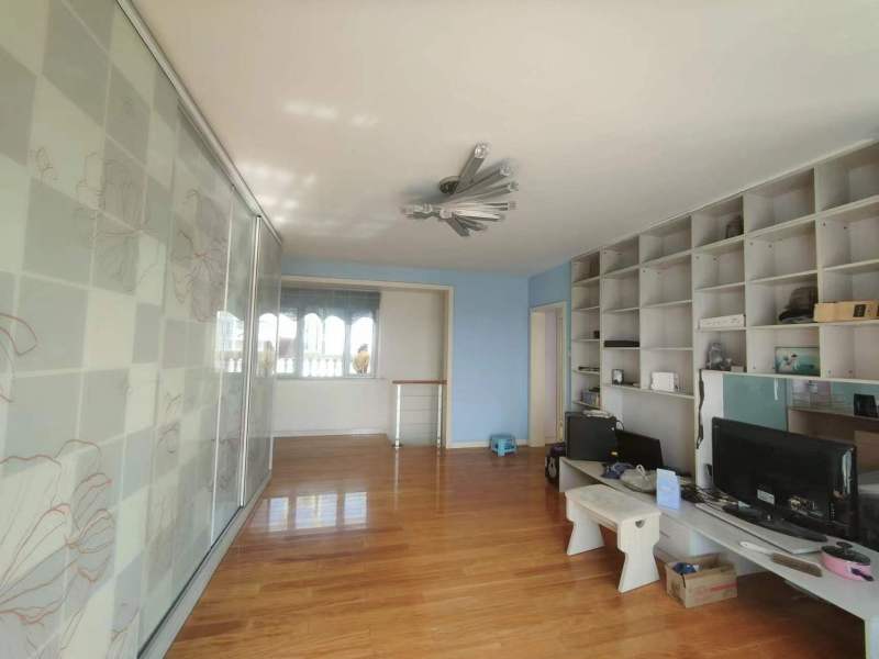 4室2廳1陽臺(tái) 世紀(jì)城玉春苑臥室