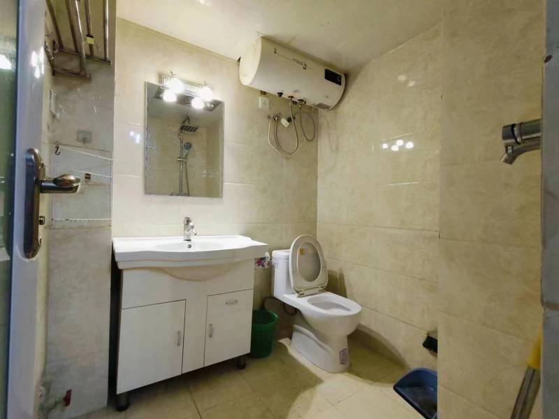 2室2廳1陽(yáng)臺(tái) 蓮花池畔衛(wèi)生間