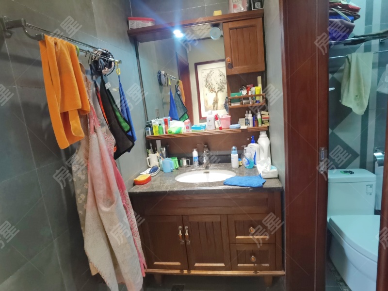 5室2廳2陽(yáng)臺(tái) 加州楓景別墅衛(wèi)生間