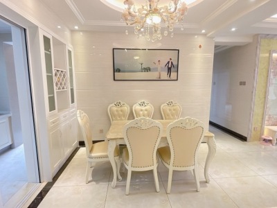 3室2廳2陽(yáng)臺(tái) 海倫國(guó)際泰晤士區(qū)