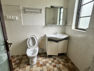 4室2廳2陽(yáng)臺(tái) 公園1903圣維望