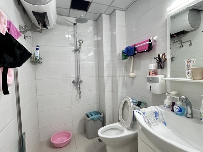 2室2廳1陽臺(tái) 合金公寓