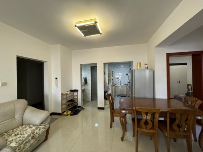 4室2廳2陽臺(tái) 溪畔麗景