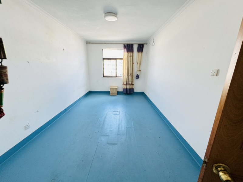 4室2廳1陽(yáng)臺(tái) 金實(shí)小區(qū)誠(chéng)實(shí)園臥室