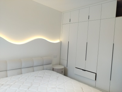 2室2廳2陽臺 滇池衛(wèi)城橡尚