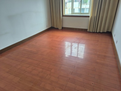 4室2廳2陽(yáng)臺(tái) 金實(shí)小區(qū)華秋園