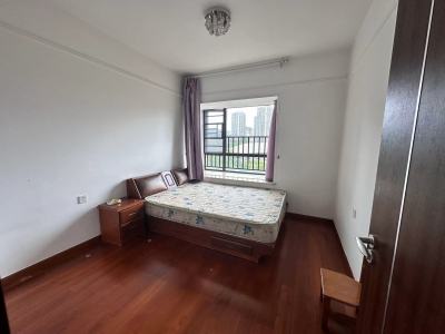 4室2廳2陽臺 金域緹香