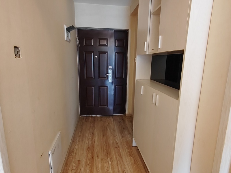 3室2廳3陽臺(tái) 經(jīng)典雙城二、三期門廳