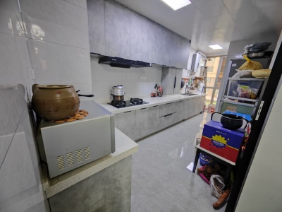 3室2廳2陽臺(tái) 藍(lán)光水岸公園