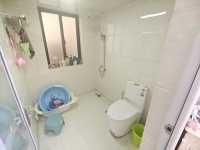 4室2廳1陽(yáng)臺(tái) 春城慧谷二期衛(wèi)生間