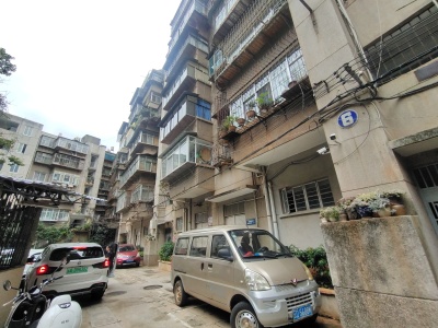 3室2廳1陽臺(tái) 省電力局調(diào)度所大院