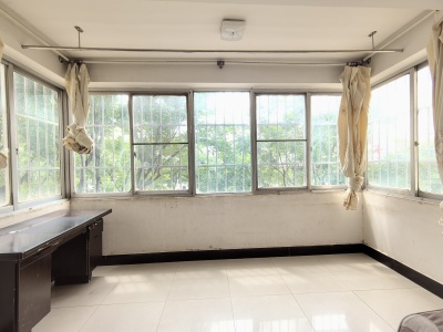 3室2廳1陽(yáng)臺(tái) 鑫龍小區(qū)北區(qū)