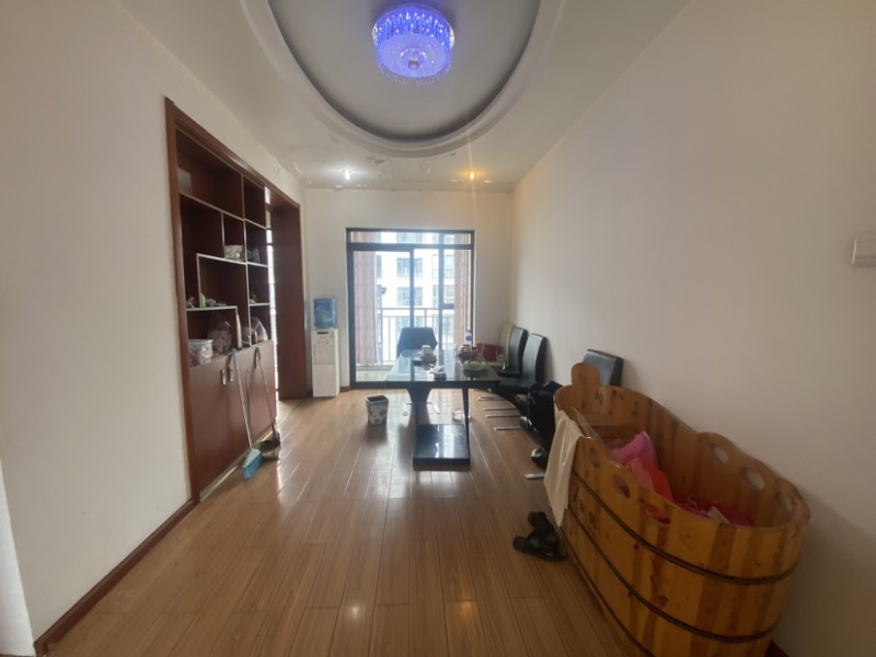 4室2廳2陽臺 金江小區(qū)涵苑餐廳