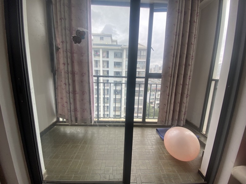 4室2廳2陽臺 金江小區(qū)涵苑陽臺