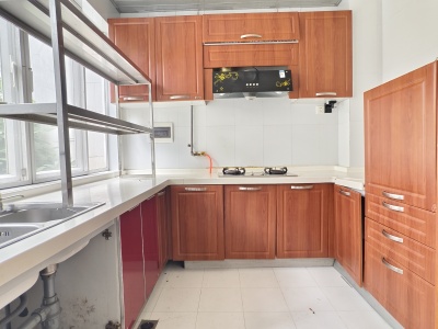 4室2廳3陽(yáng)臺(tái) 滇池衛(wèi)城藍(lán)溪