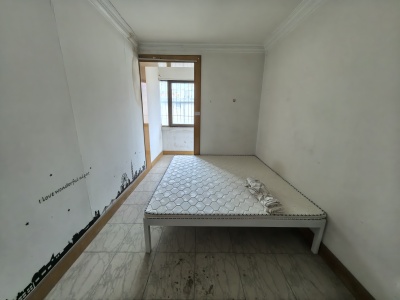 2室1廳2陽(yáng)臺(tái) 石橋鋪25號(hào)