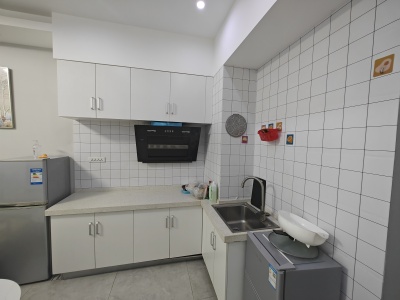 1室1廳1陽(yáng)臺(tái) 潤(rùn)城第二大道