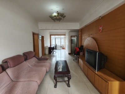 3室2廳1陽臺 尚義街140號