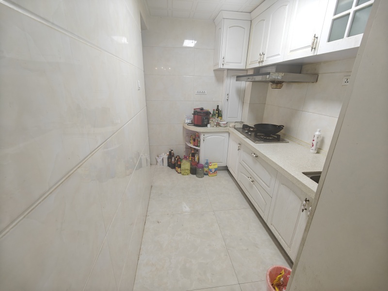 4室2廳1陽(yáng)臺(tái) 春城慧谷二期廚房