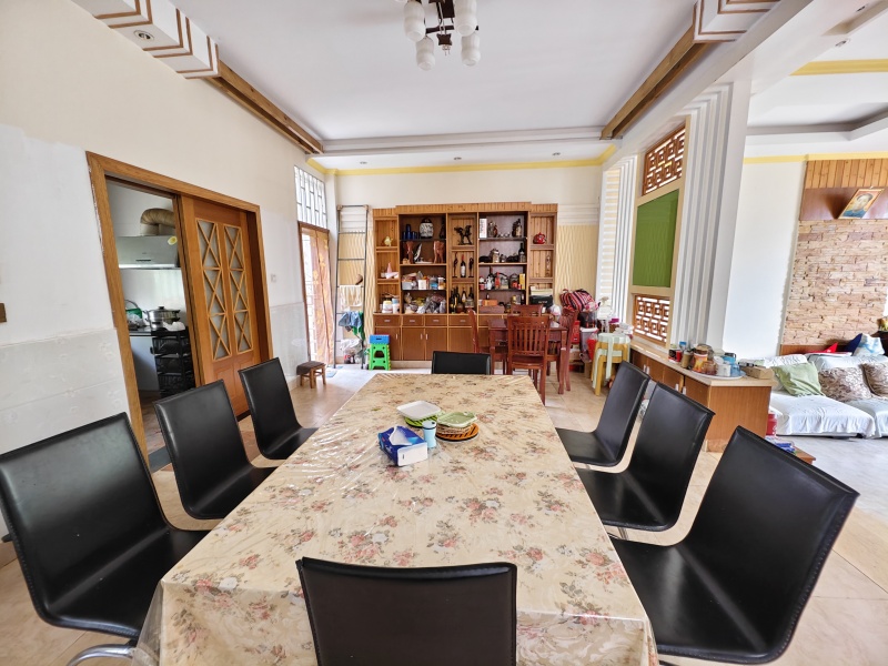 6室2廳3陽臺 清水木華別墅客廳