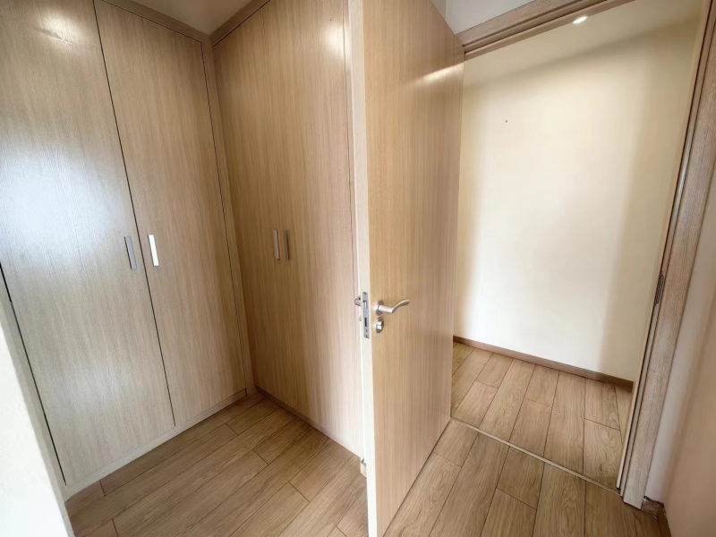 4室2廳2陽(yáng)臺(tái) 俊發(fā)城金盞苑臥室