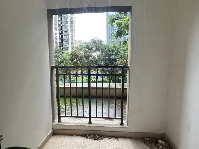 4室2廳3陽臺 俊發(fā)城芙蓉苑陽臺