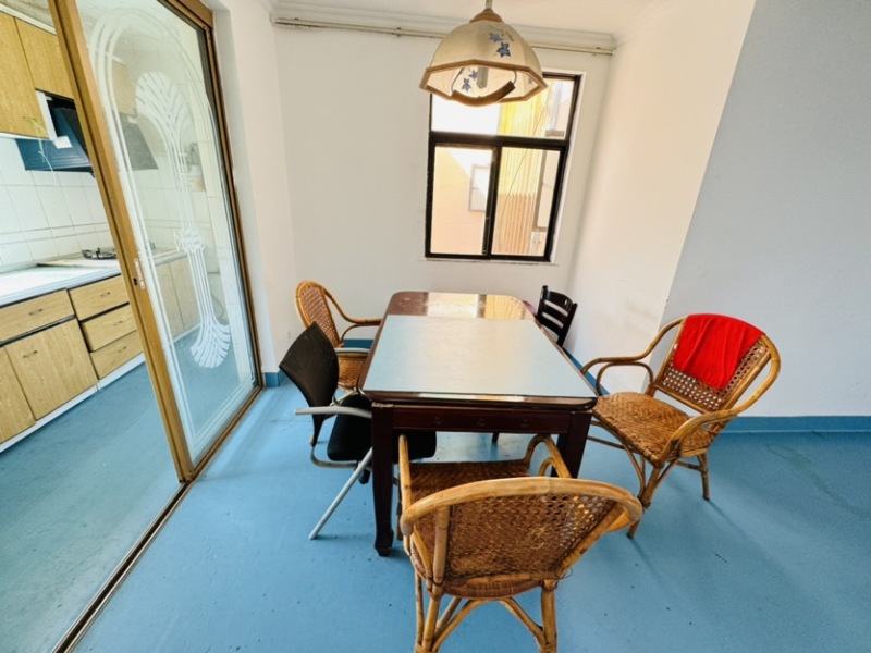 4室2廳1陽(yáng)臺(tái) 金實(shí)小區(qū)誠(chéng)實(shí)園餐廳