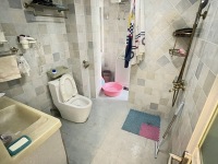 4室2廳2陽臺(tái) 實(shí)力壹方城衛(wèi)生間