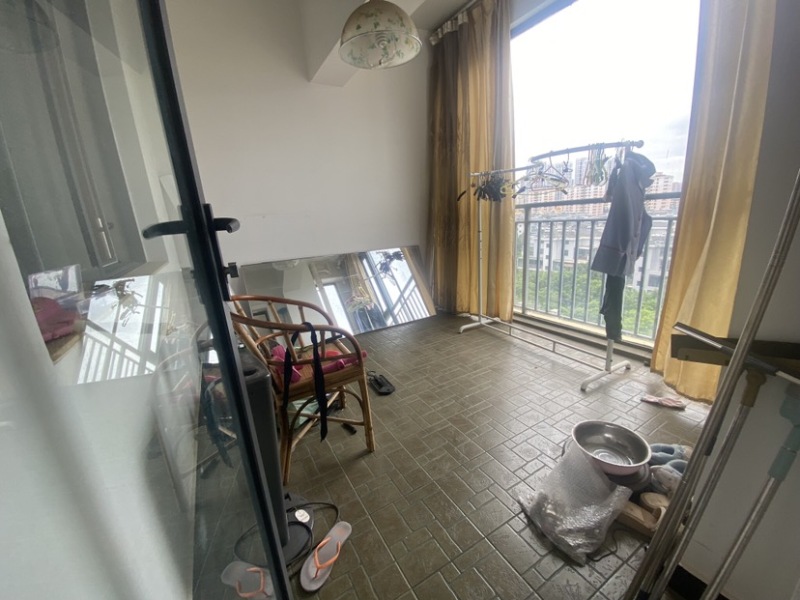 4室2廳2陽臺 金江小區(qū)涵苑陽臺