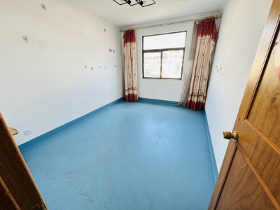 4室2廳1陽(yáng)臺(tái) 金實(shí)小區(qū)誠(chéng)實(shí)園臥室