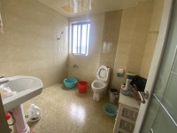 4室2廳2陽臺 金江小區(qū)涵苑衛(wèi)生間