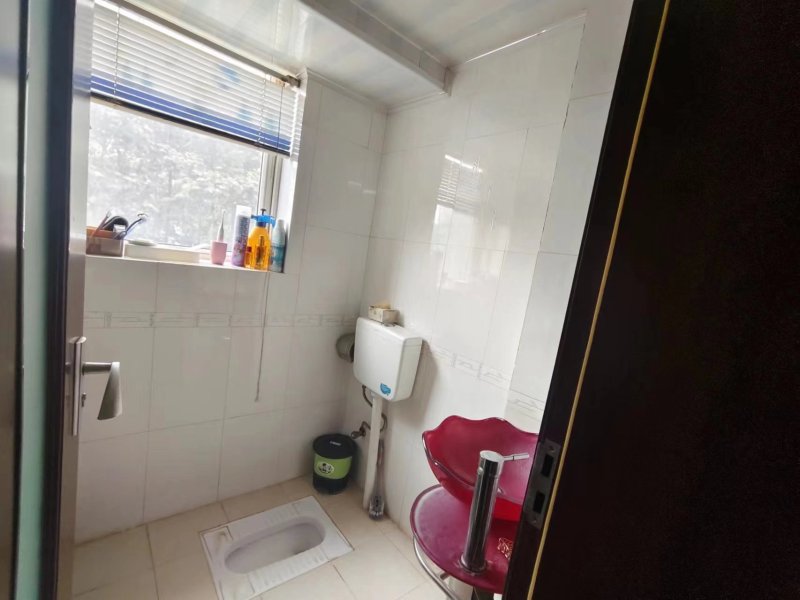 3室2廳2陽臺 天陽花園衛(wèi)生間