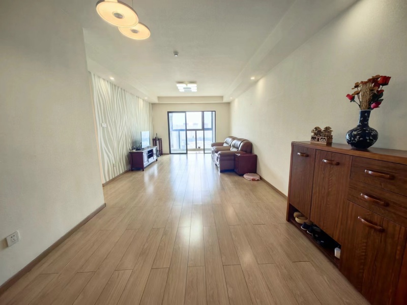 4室2廳2陽(yáng)臺(tái) 俊發(fā)城金盞苑餐廳