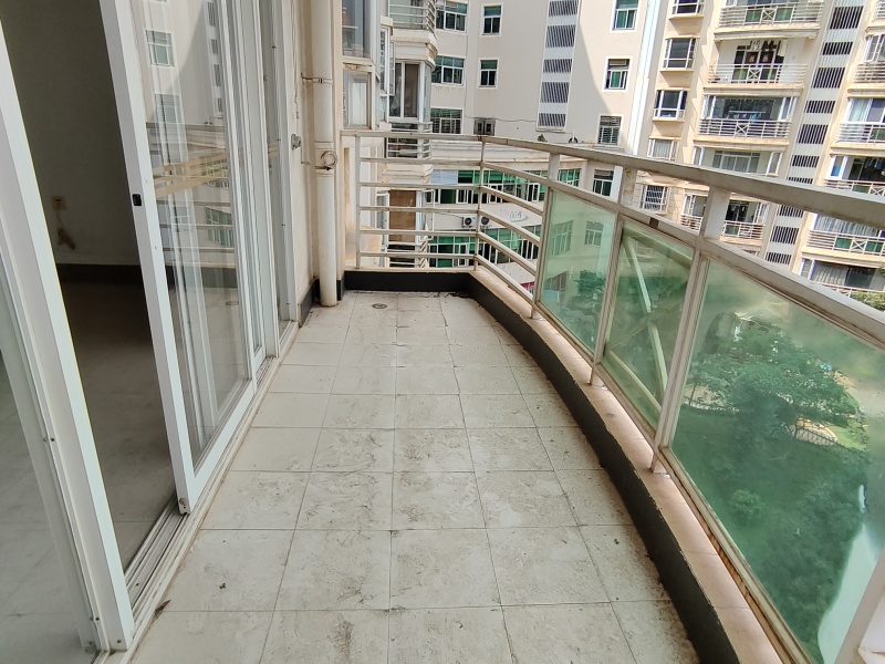 江东花城阳台