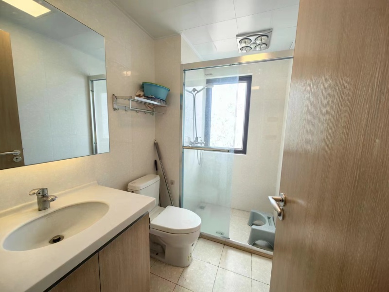 4室2廳2陽(yáng)臺(tái) 俊發(fā)城金盞苑衛(wèi)生間