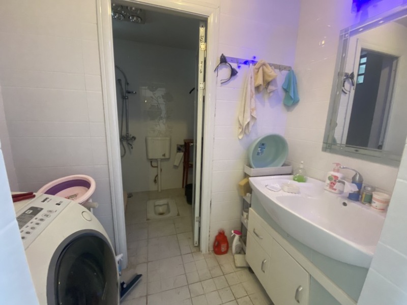 4室2廳2陽臺 金江小區(qū)涵苑衛(wèi)生間