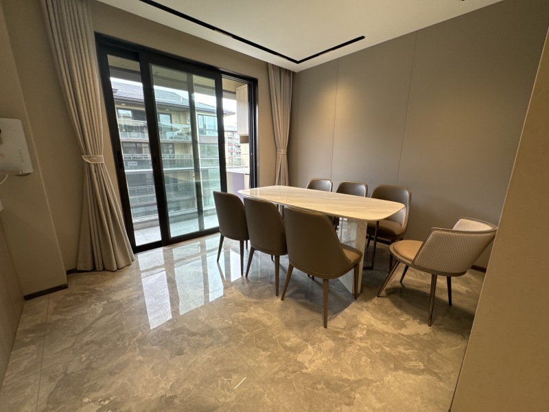 4室2廳 華夏四季二期餐廳