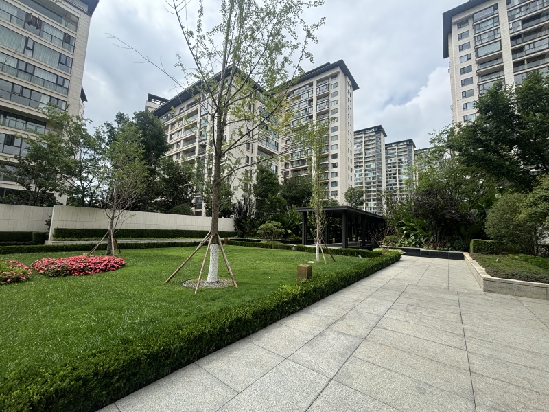 5室2廳2陽(yáng)臺(tái) 金科江湖海自家花園