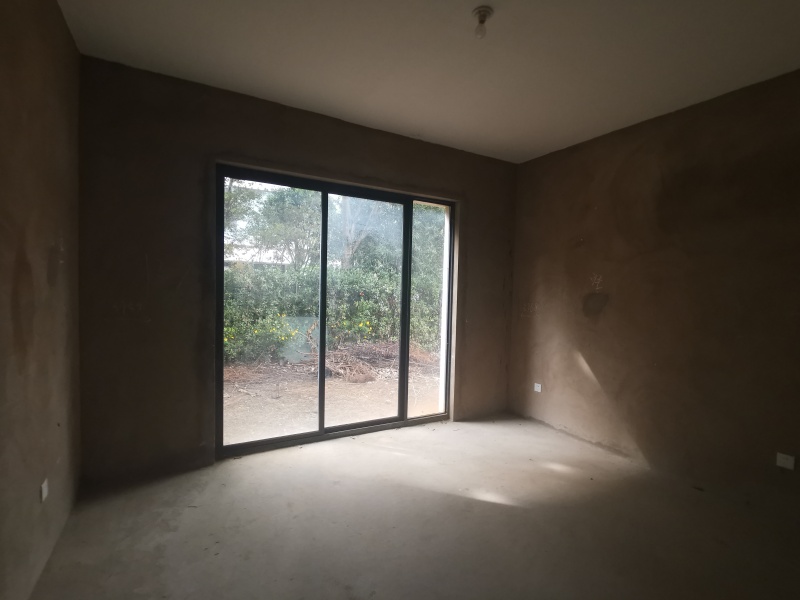 5室2廳3陽(yáng)臺(tái) 海東俊園一期別墅臥室