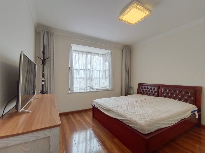 4室2廳1陽(yáng)臺(tái) 拓東大城二期臥室