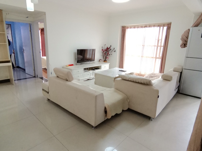 2室2廳1陽臺 同德昆明廣場上北區(qū)客廳