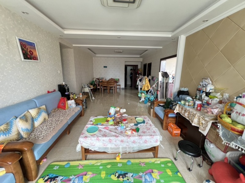 3室2廳2陽(yáng)臺(tái) 經(jīng)典明苑客廳