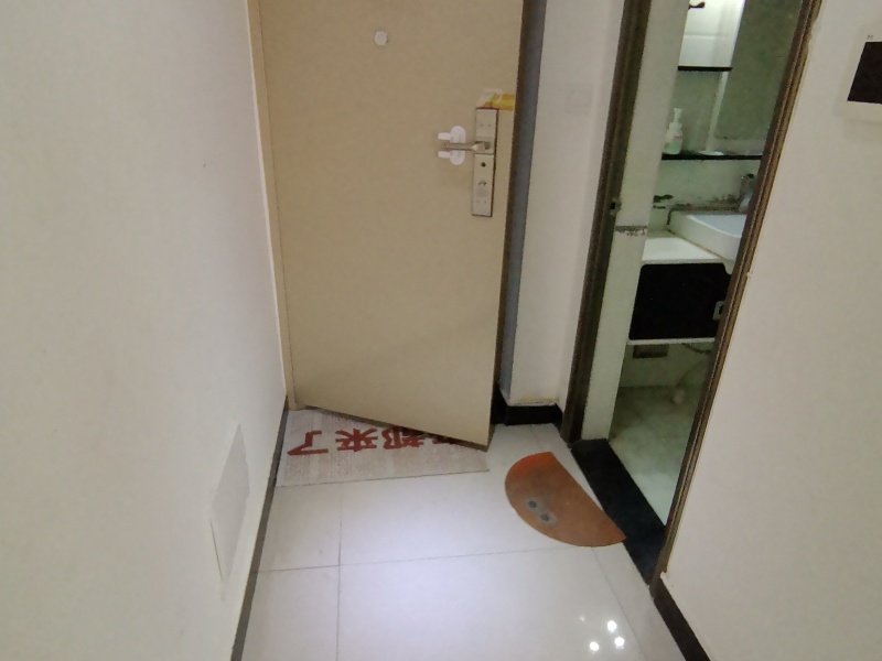 2室2廳1陽臺 同德昆明廣場上北區(qū)門廳