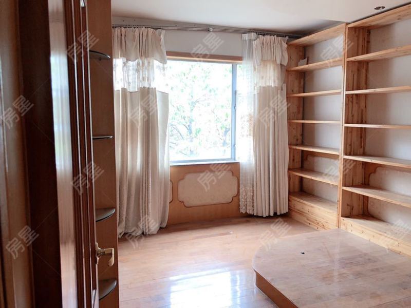 3室2廳2陽(yáng)臺(tái) 陽(yáng)光花園二期昊苑臥室