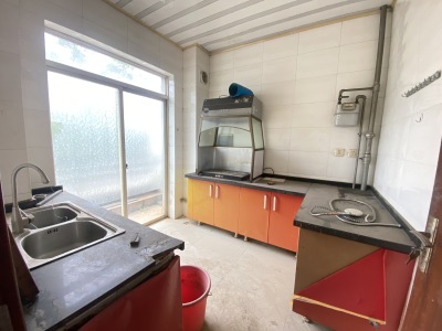 3室2廳2陽(yáng)臺(tái) 云南農(nóng)大教工住宅小區(qū)